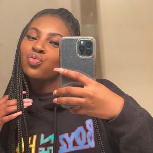 Meet your Posher, Lauryn